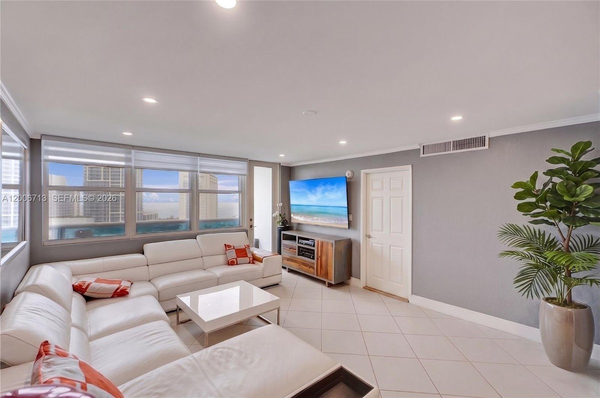 6770 Indian Creek Dr # 14C, Miami Beach FL 33141