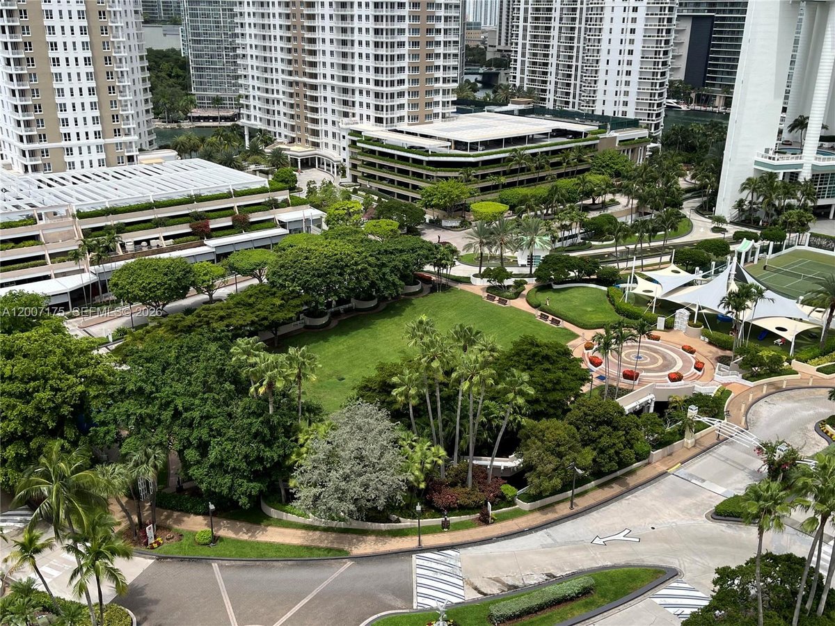 540 Brickell Key Dr # 1809, Miami FL 33131