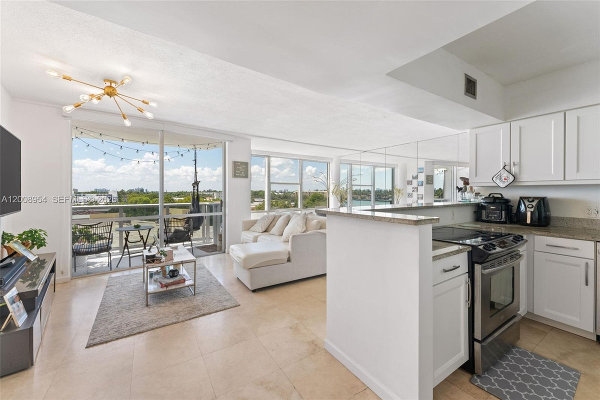 900 Bay Dr # 421, Miami Beach FL 33141