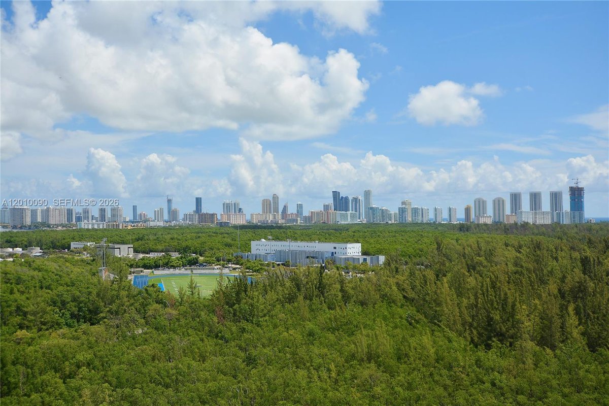 14951 Royal Oaks Ln # 1609, North Miami FL 33181