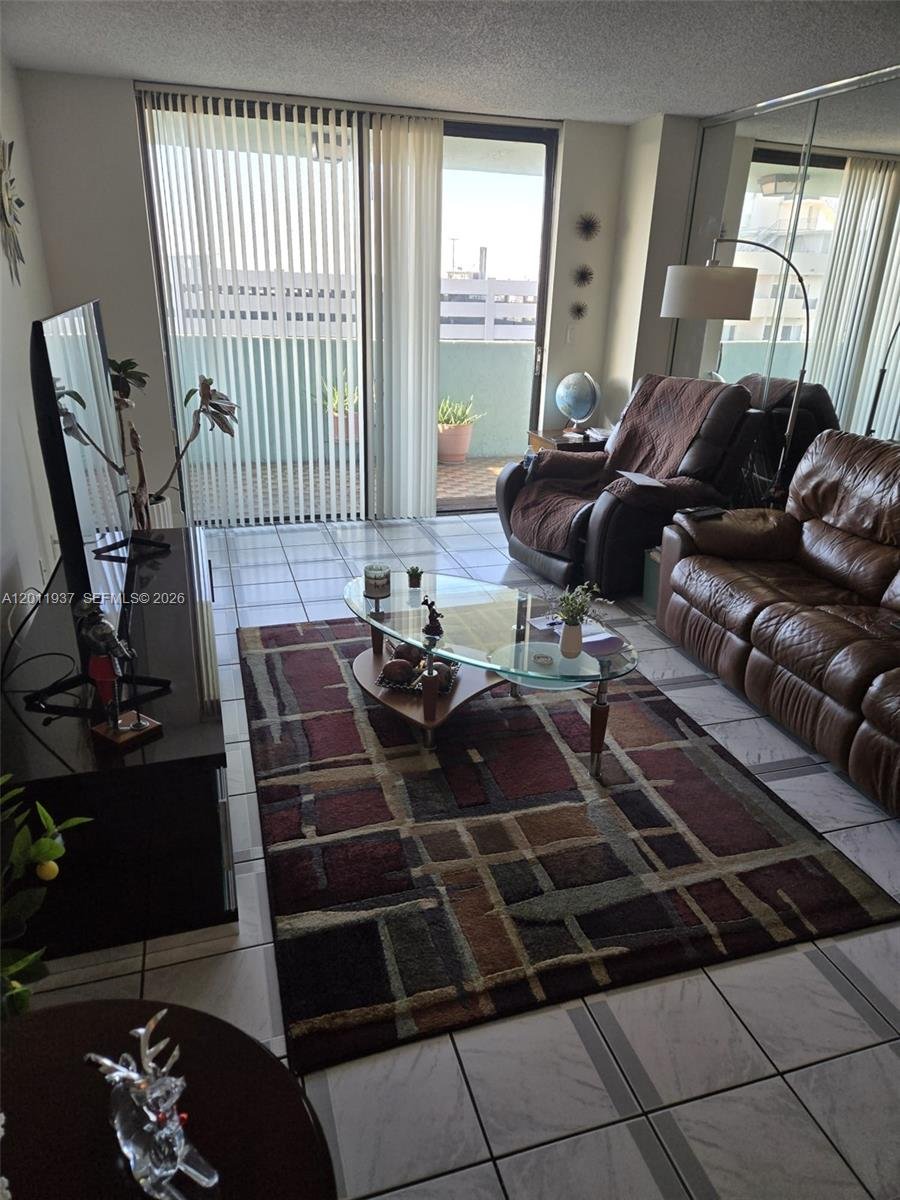 Hialeah, FL