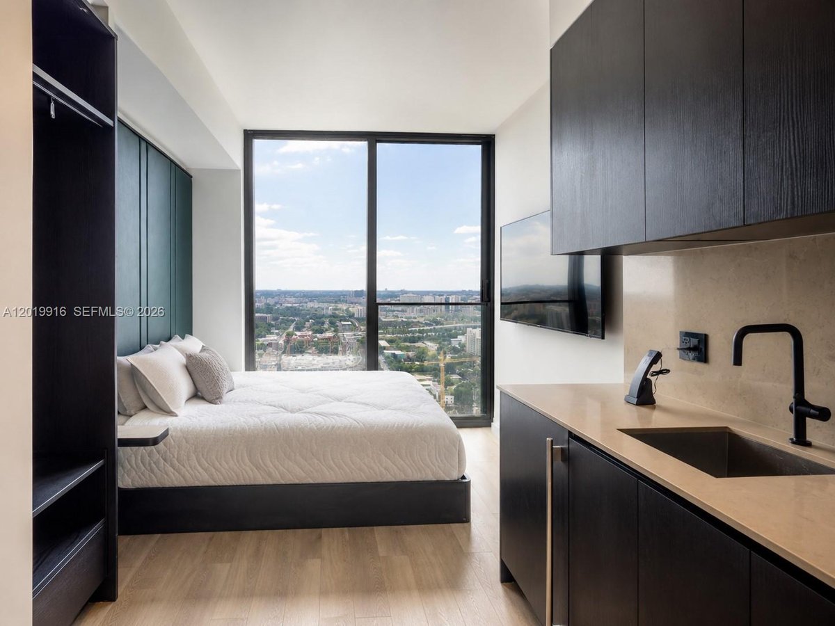 20 NE 11 St # 3112B, Miami FL 33132