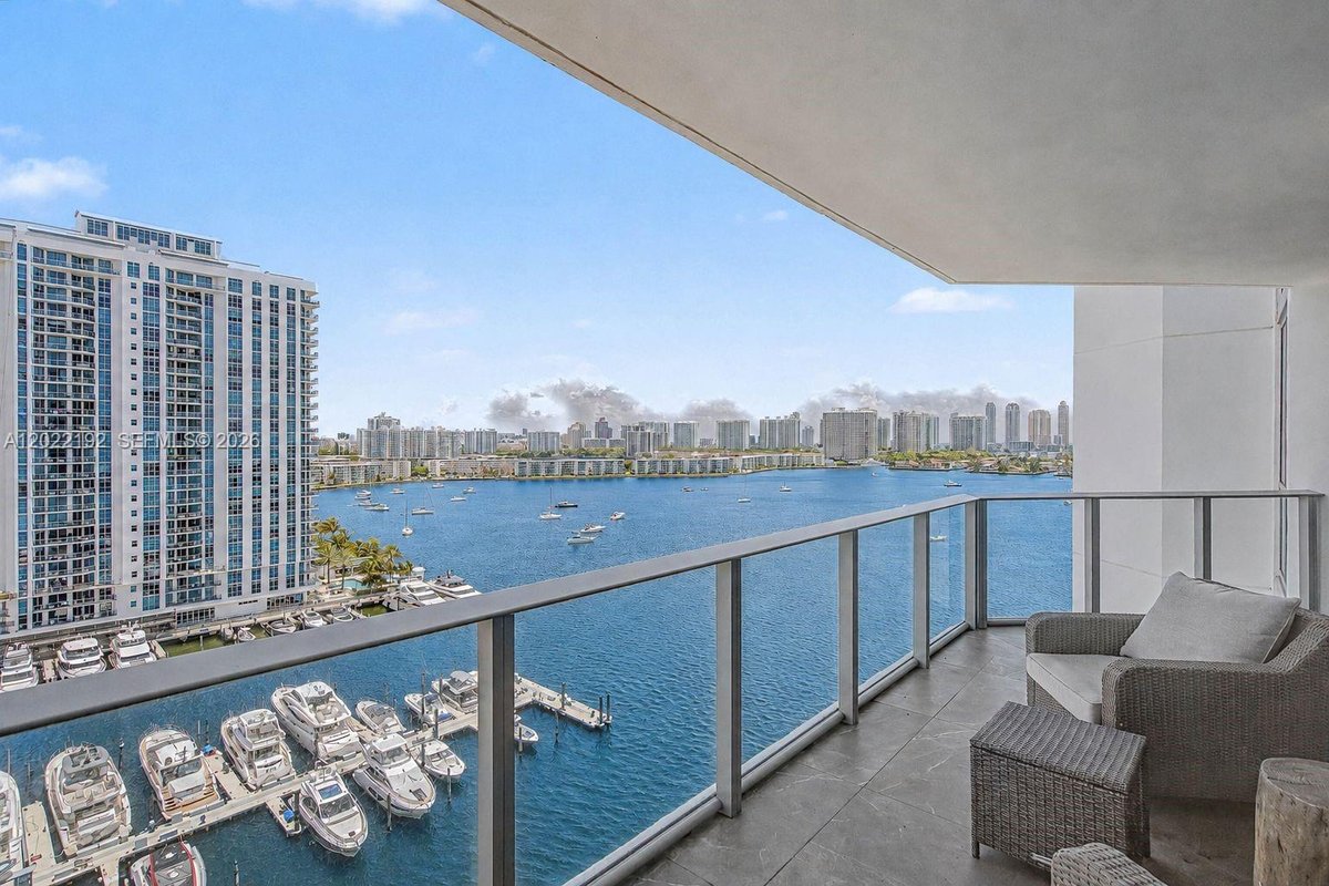17111 Biscayne Blvd, North Miami Beach FL 33160