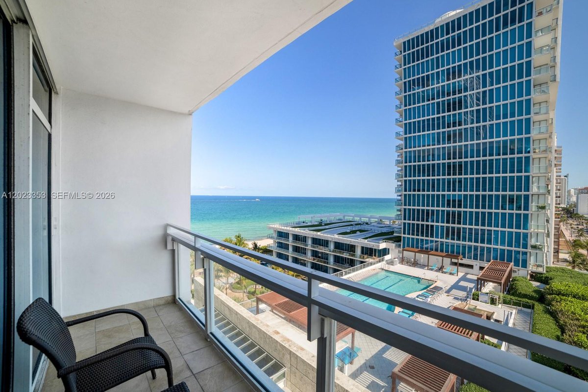 6801 Collins Ave, Miami Beach FL 33141
