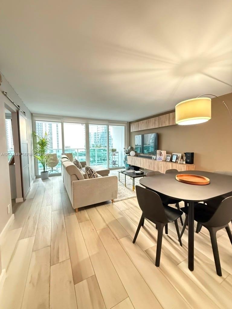 100 Bayview Dr # 912, Sunny Isles Beach FL 33160