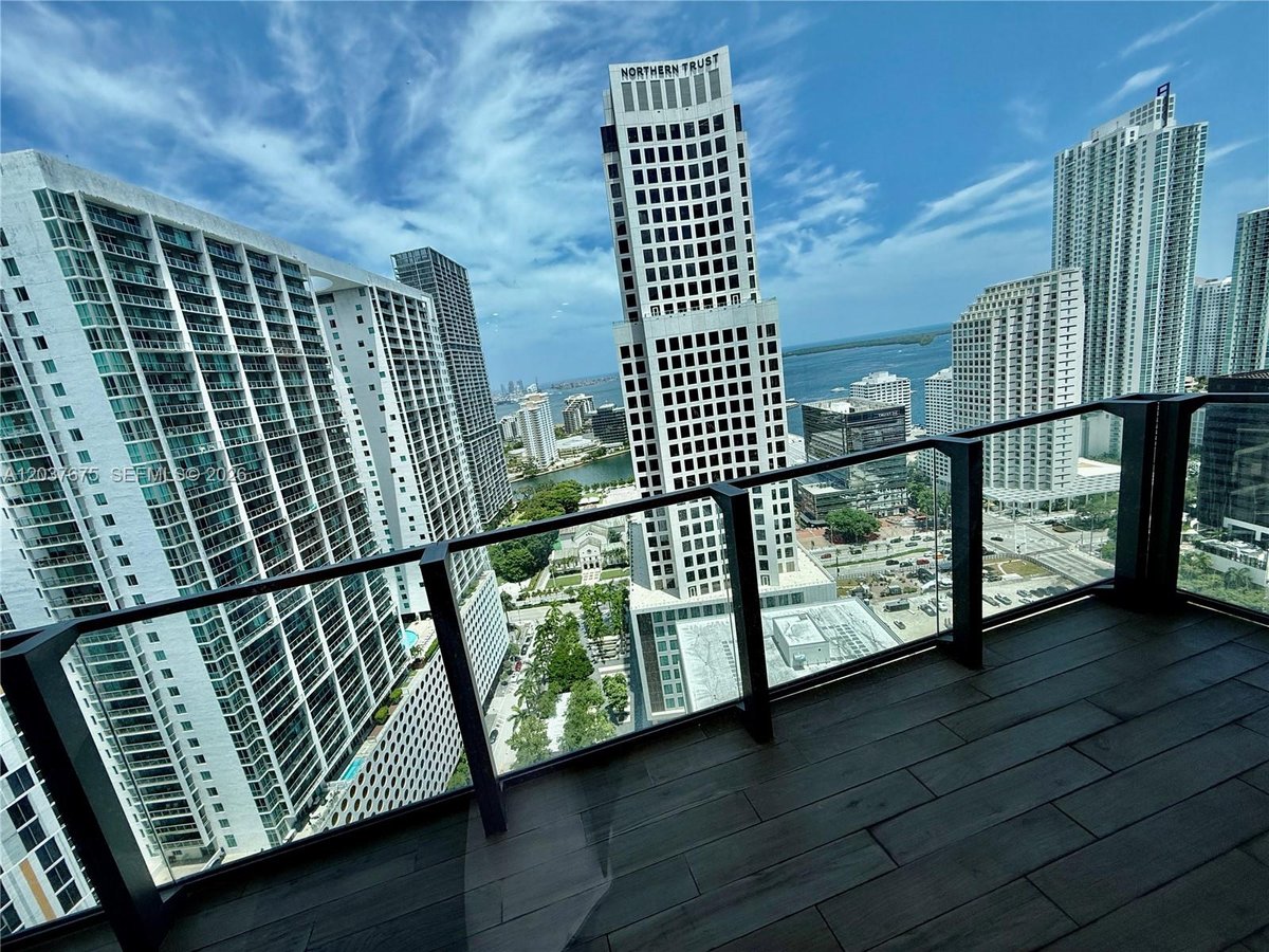 68 SE 6th St # 2707, Miami FL 33131