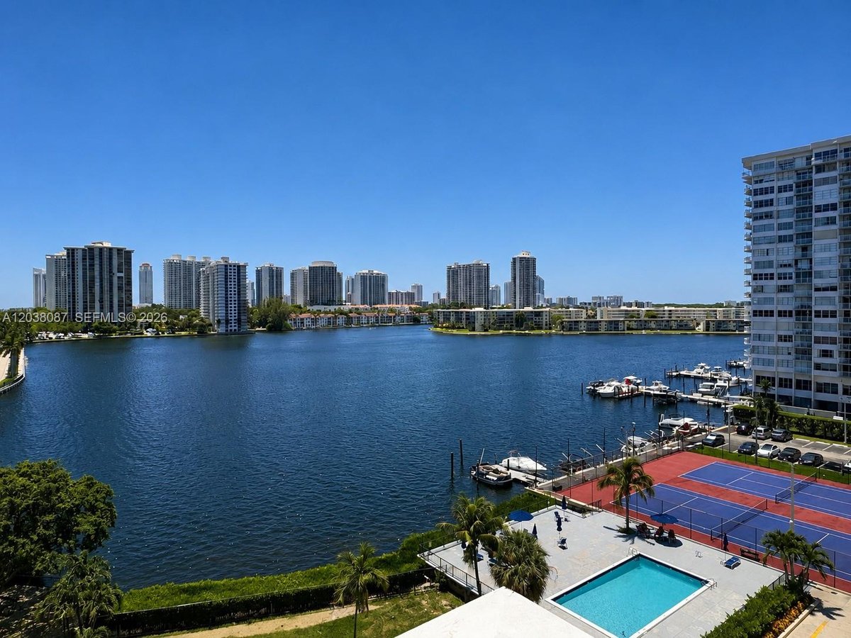 2780 NE 183rd St # 810, Aventura FL 33160