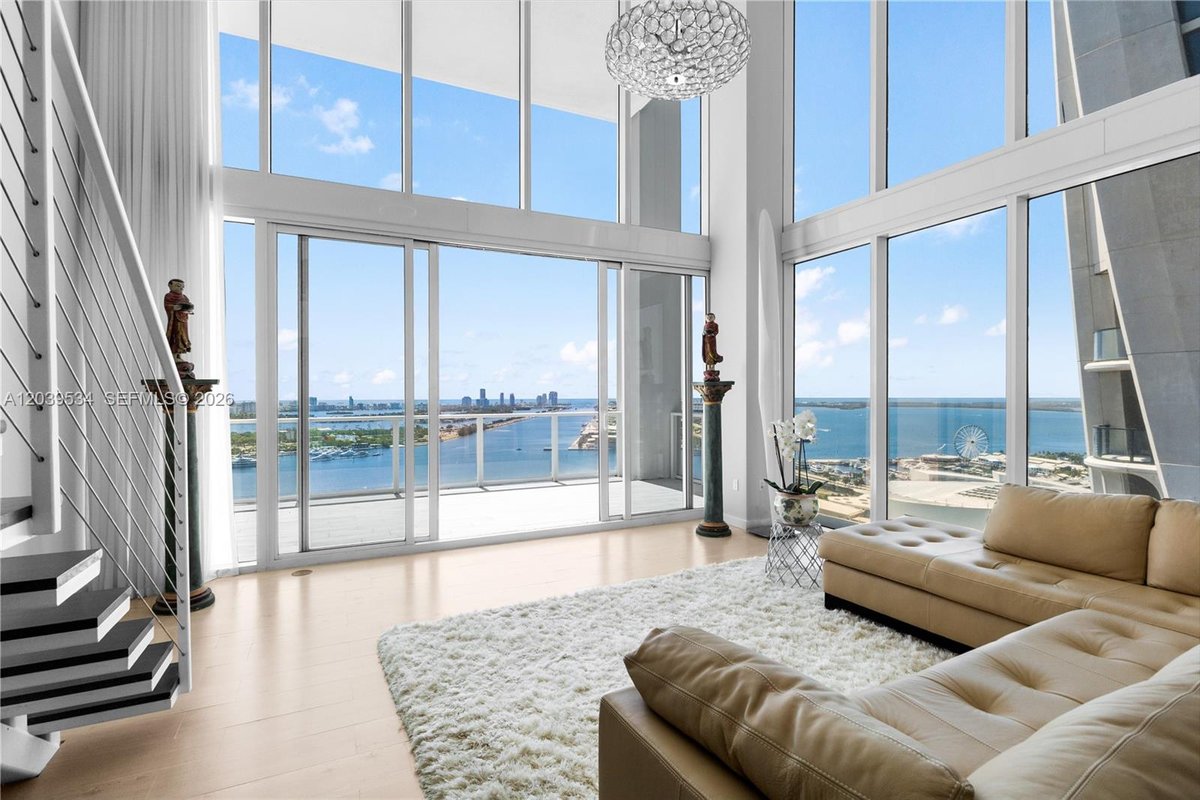 1040 Biscayne Blvd # 3101, Miami FL 33132