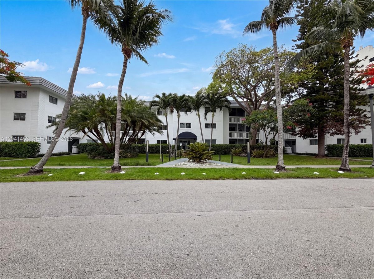 200 Galen Dr # 202, Key Biscayne FL 33149
