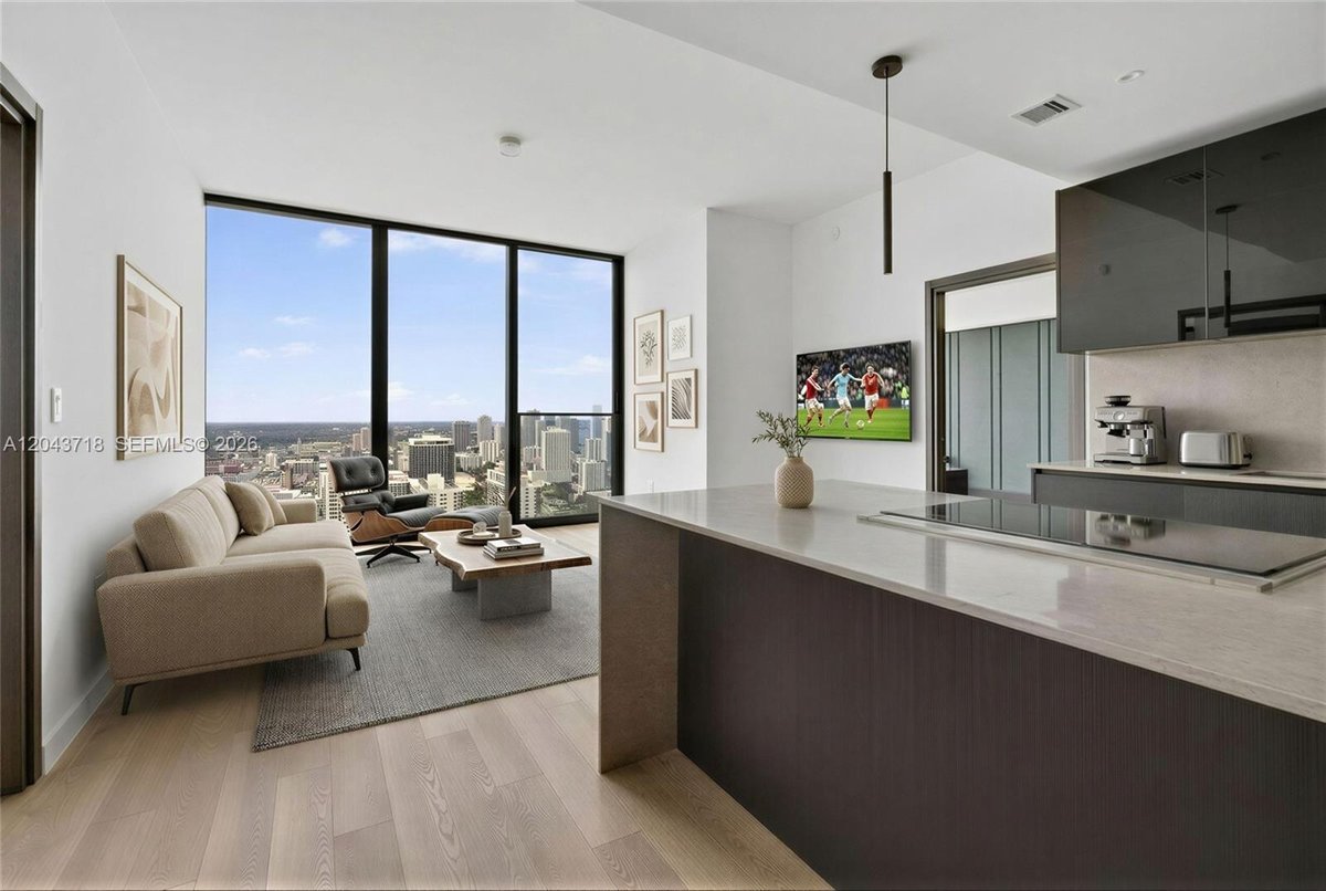 20 NE 11th # 4701, Miami FL 33132