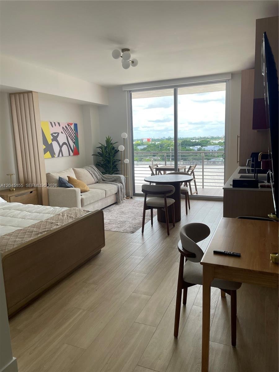 90 NE 32 # 819, Miami FL 33137