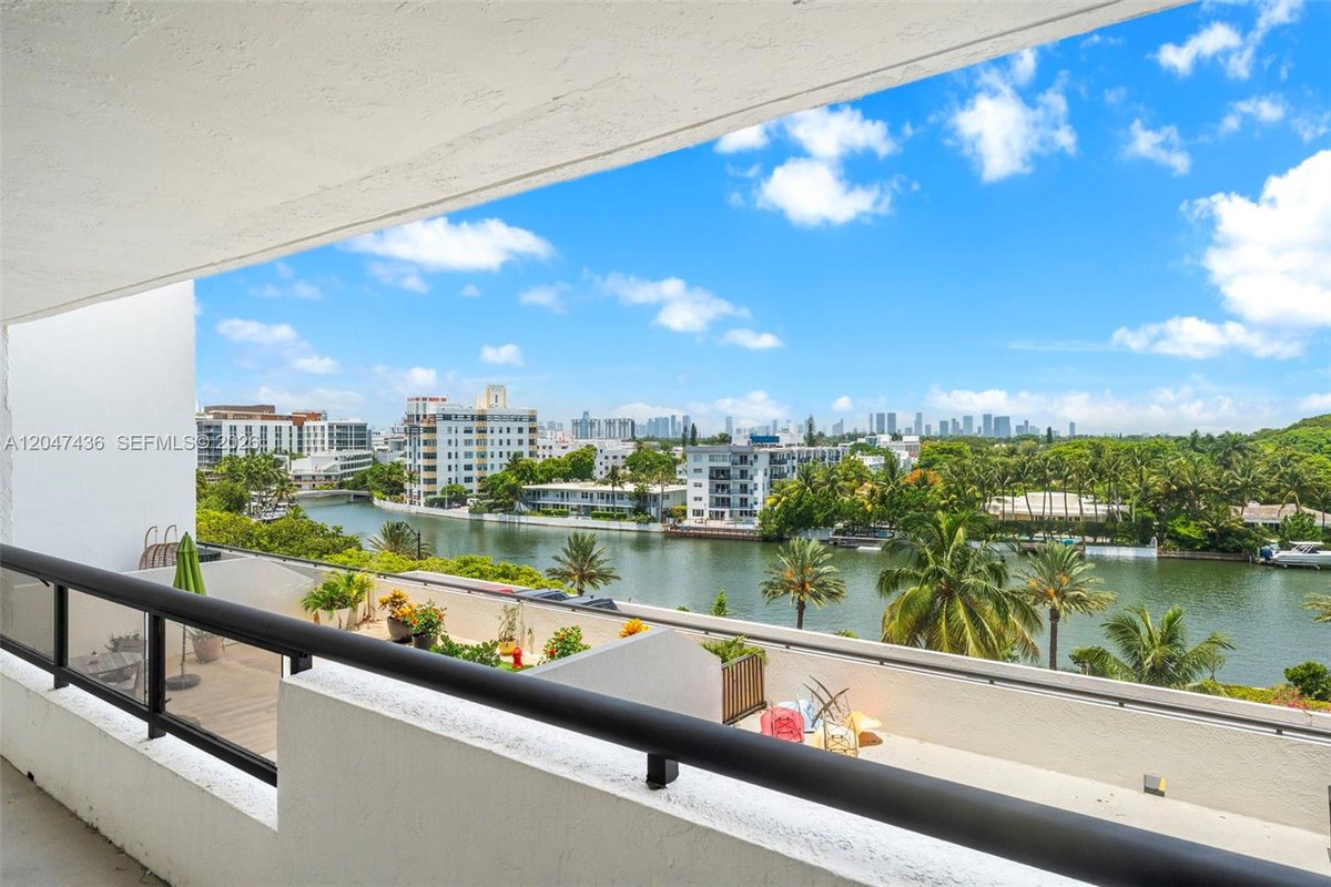 2555 Collins Ave # 706, Miami Beach FL 33140