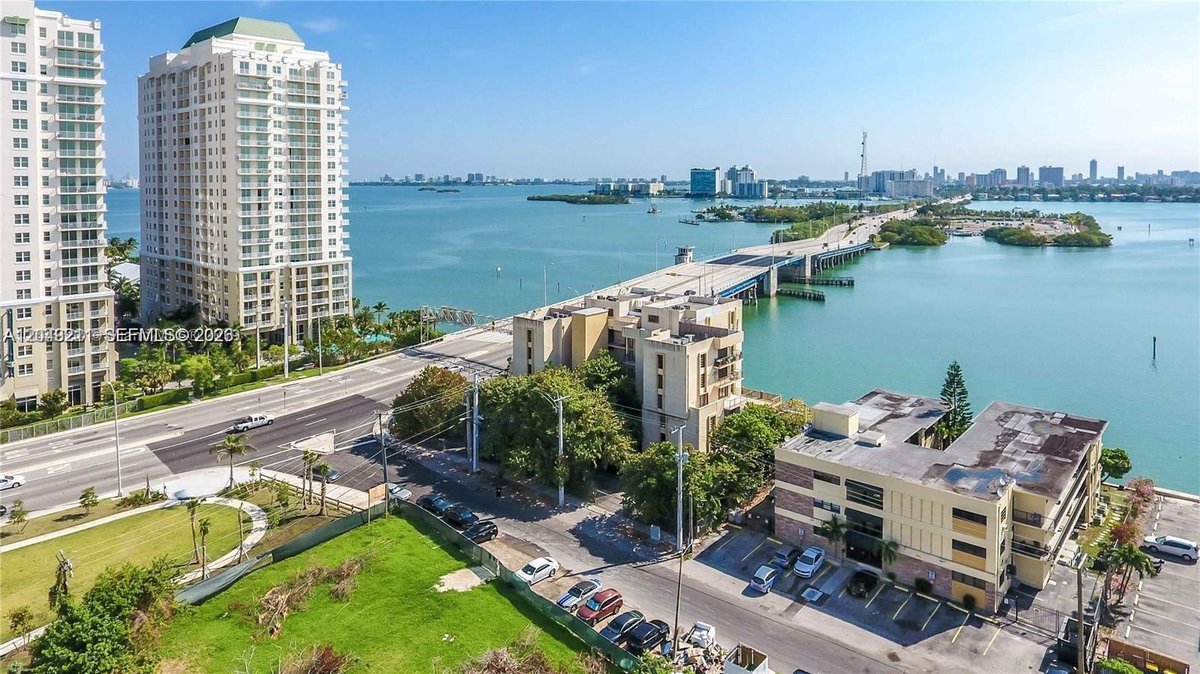 7845 NE Bayshore Ct # 8, Miami FL 33138
