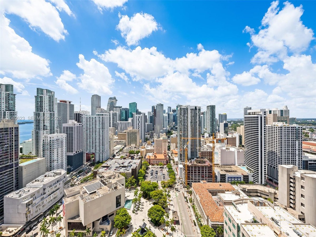 121 NE 5th St # 3703, Miami FL 33132