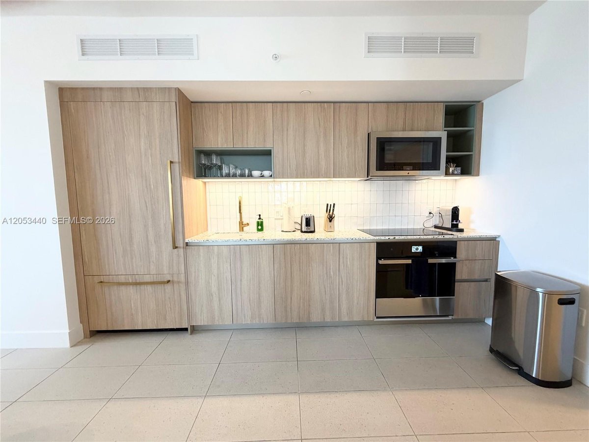 159 NE 6th St # 3215, Miami FL 33132