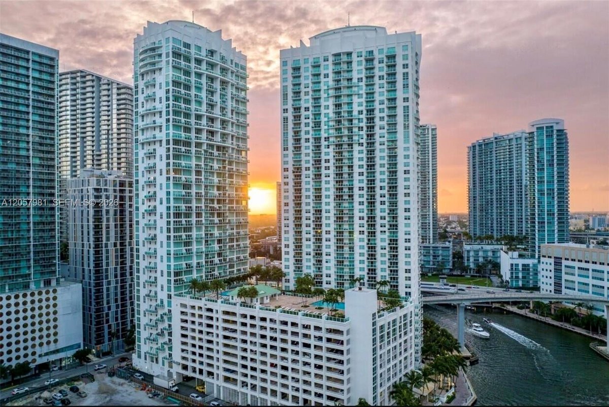 41 SE 5th St # 2407, Miami FL 33131