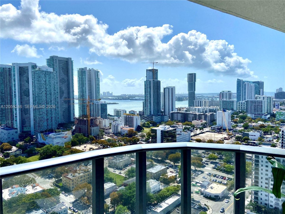 121 NE 34th St # 3105, Miami FL 33137