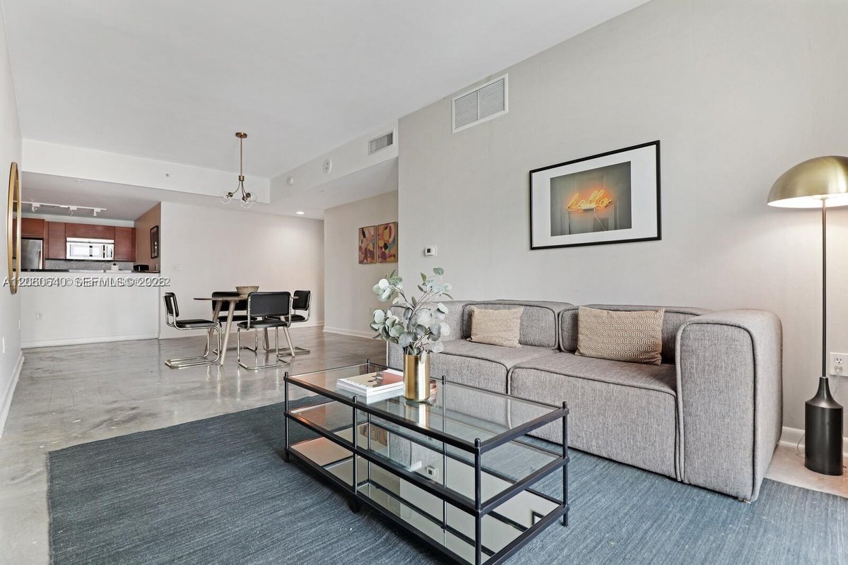 253 NE 2nd St # 508, Miami FL 33132