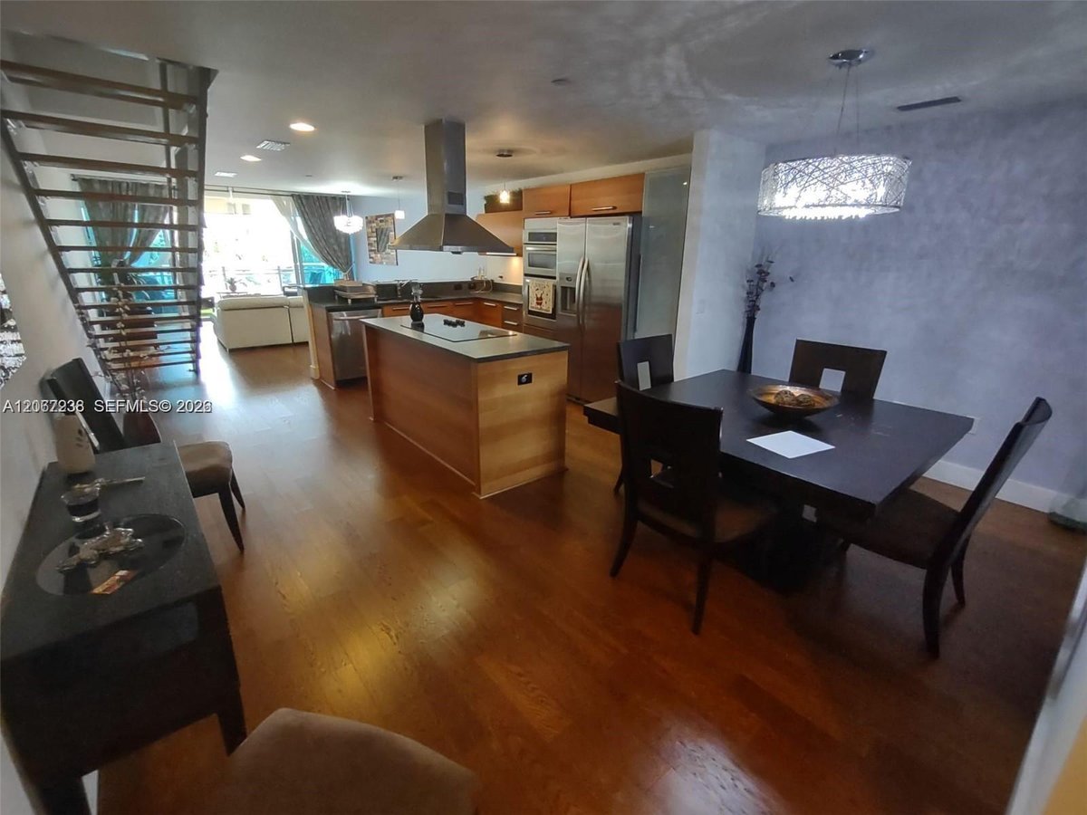 2950 NE 188th St # 316, Aventura FL 33180
