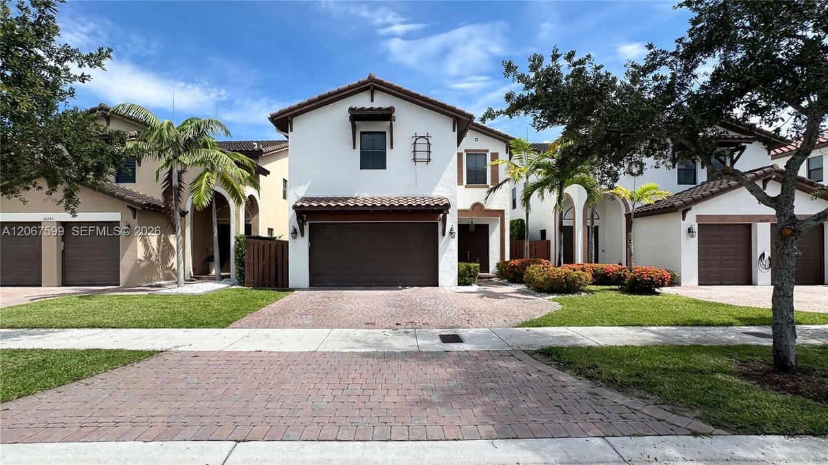 10235 NW 87th Ter, Doral FL 33178