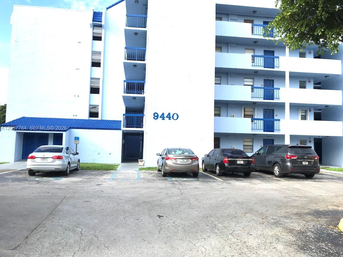 9440 Fontainebleau Blvd # 212, Miami FL 33172