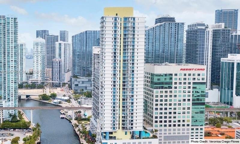185 SW 7th St # 4010, Miami FL 33130