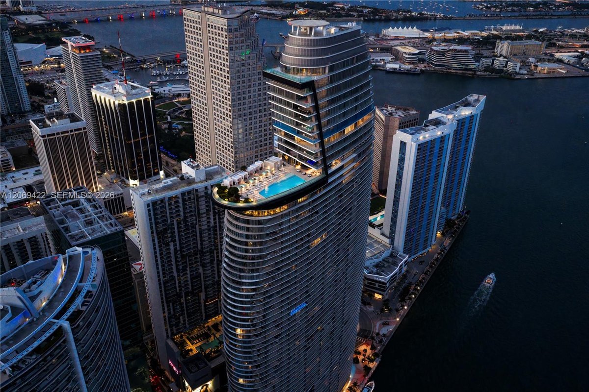 300 Biscayne Boulevard Way # 3108, Miami FL 33131