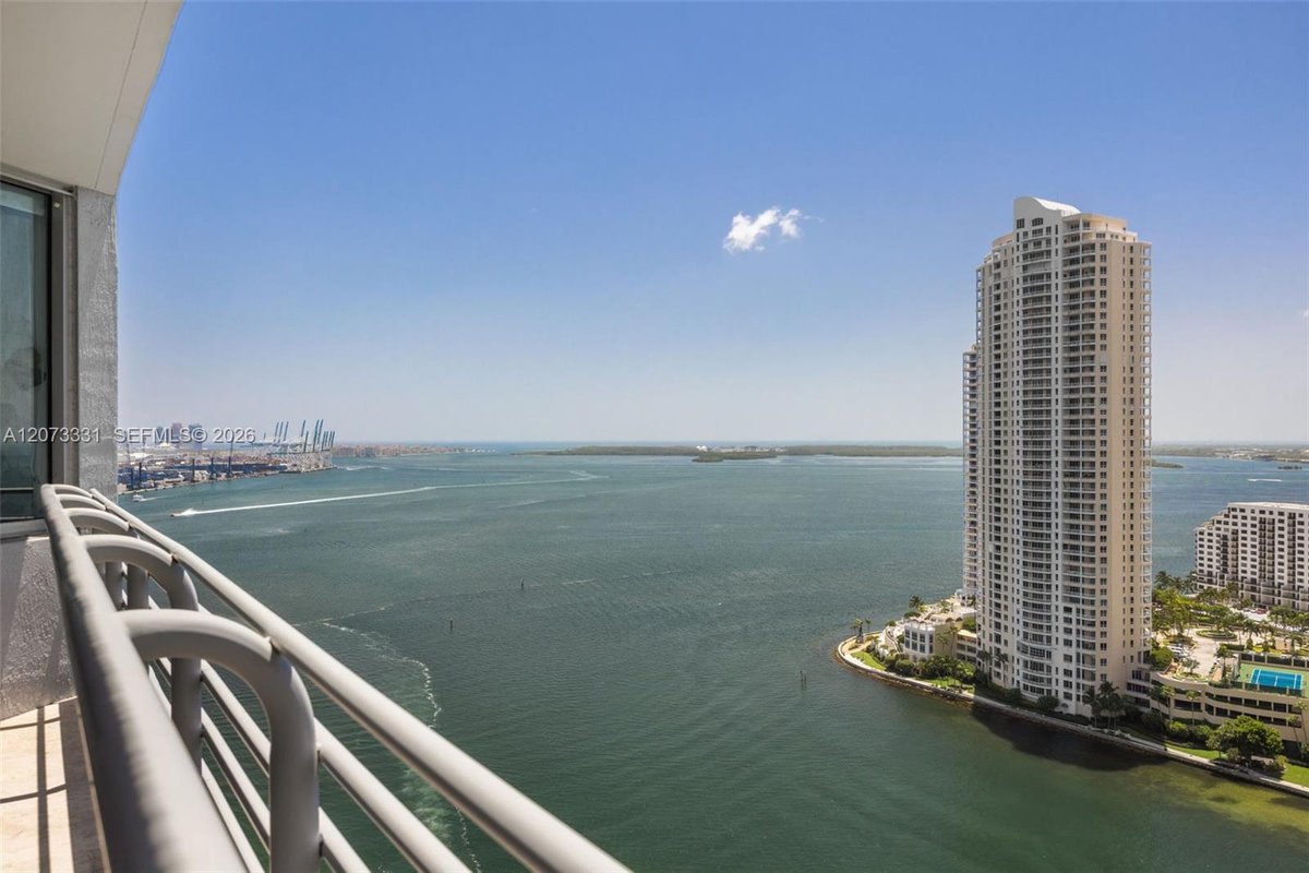 335 S Biscayne Blvd # 2805, Miami FL 33131