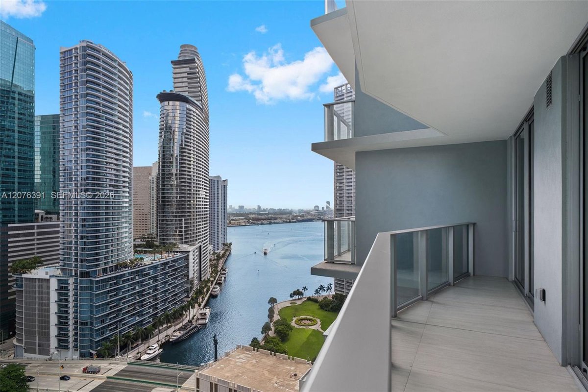 77 SE 5th St # 2805, Miami FL 33131