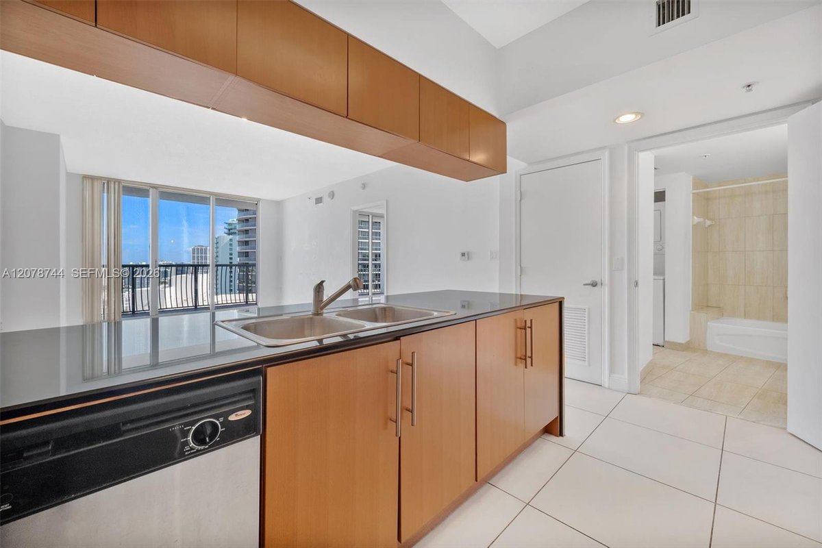 1750 N Bayshore Dr # 4011, Miami FL 33132