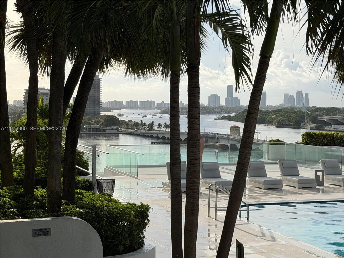 1717 N Bayshore Dr # 1145, Miami FL 33132
