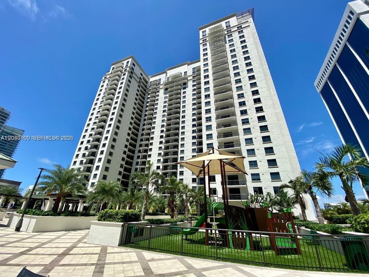 999 SW 1st Ave # 3202, Miami FL 33130