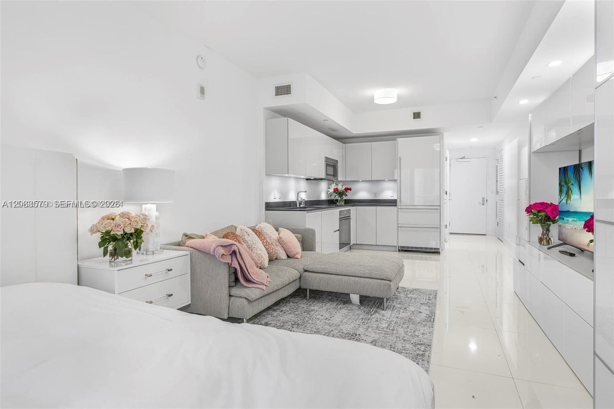 1010 Brickell Ave # 1710, Miami FL 33131
