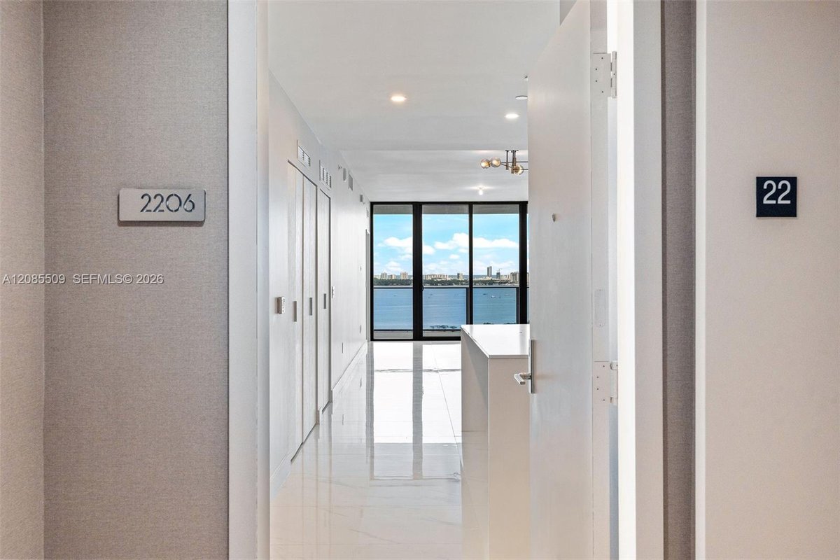 700 NE 24th St # 2206, Miami FL 33137