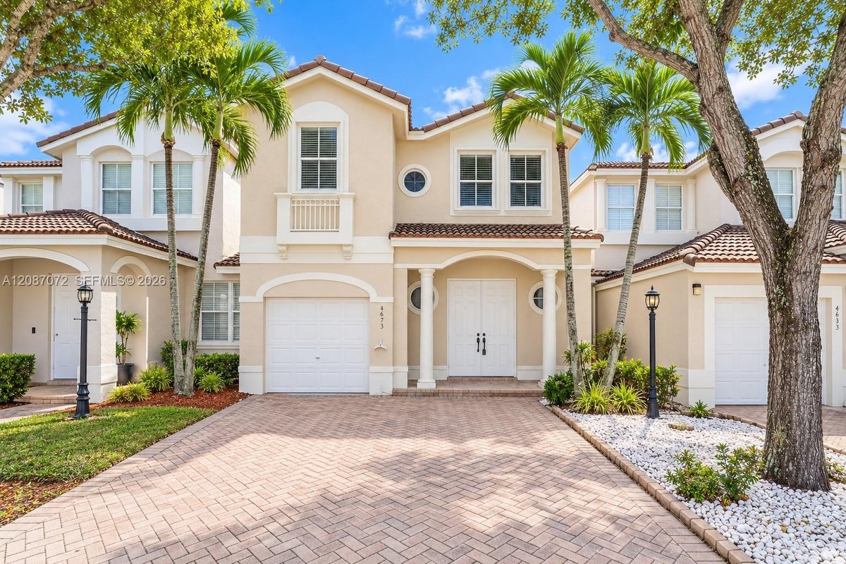 4873 NW 107th Path, Doral FL 33178
