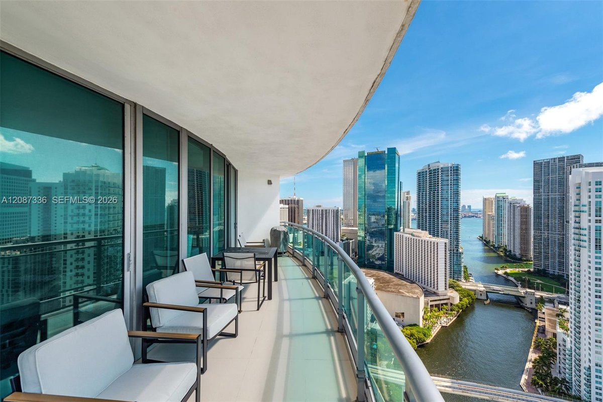350 S Miami Ave # 3802, Miami FL 33130