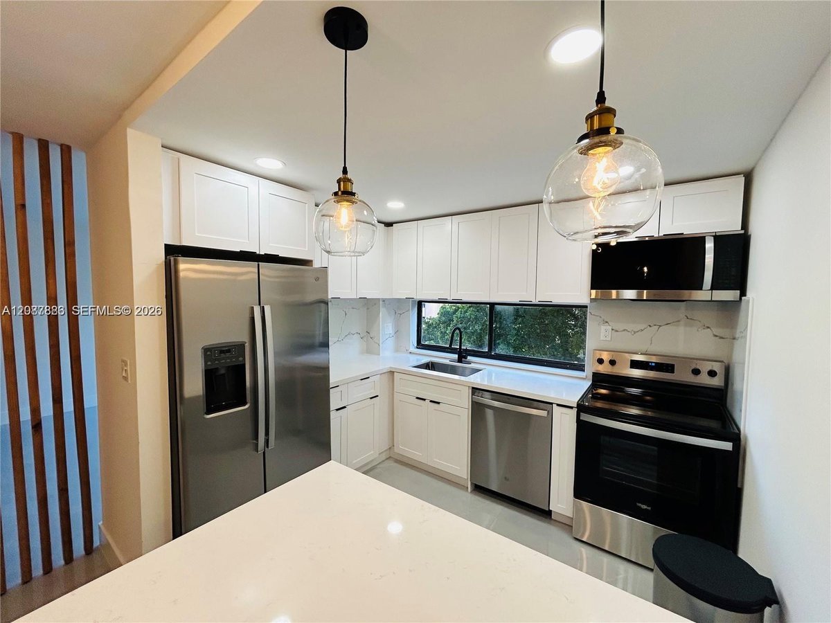 17021 N Bay Rd # 4, Sunny Isles Beach FL 33160