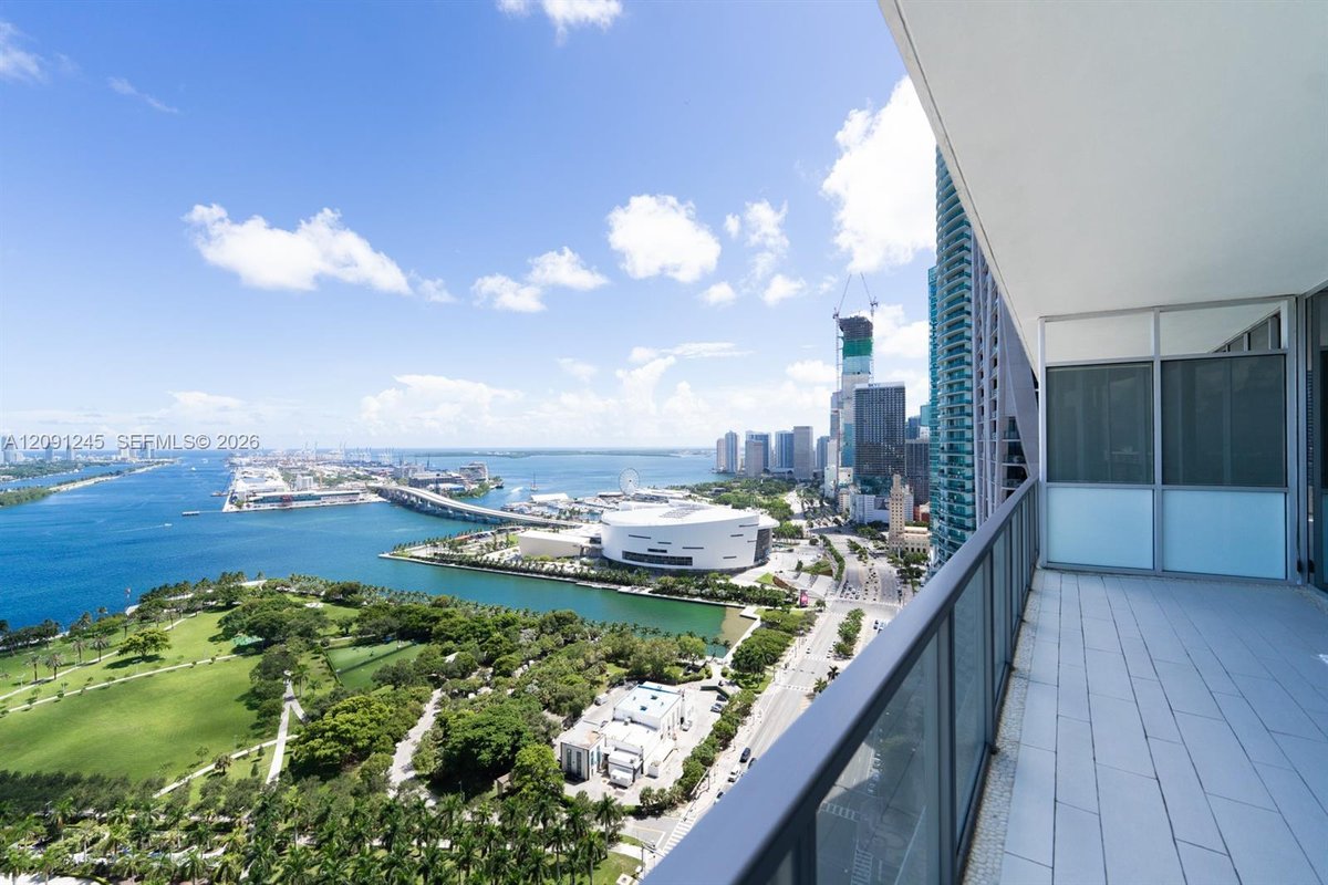 1100 Biscayne Blvd # 3302, Miami FL 33132