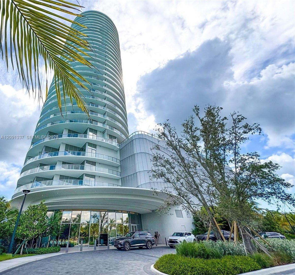 2411 Laguna Circle # 1903, North Miami FL 33181