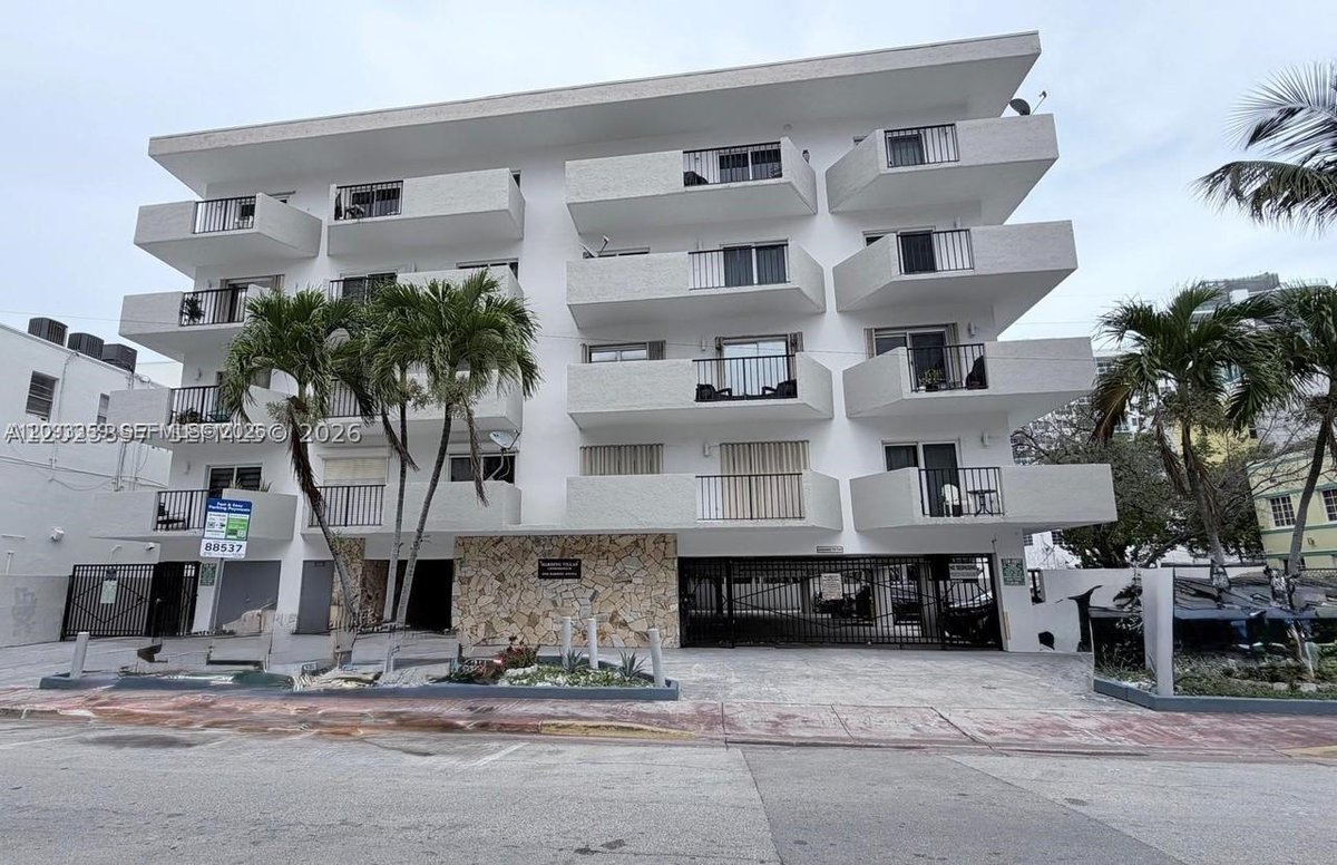6965 Harding Ave # 305, Miami Beach FL 33141