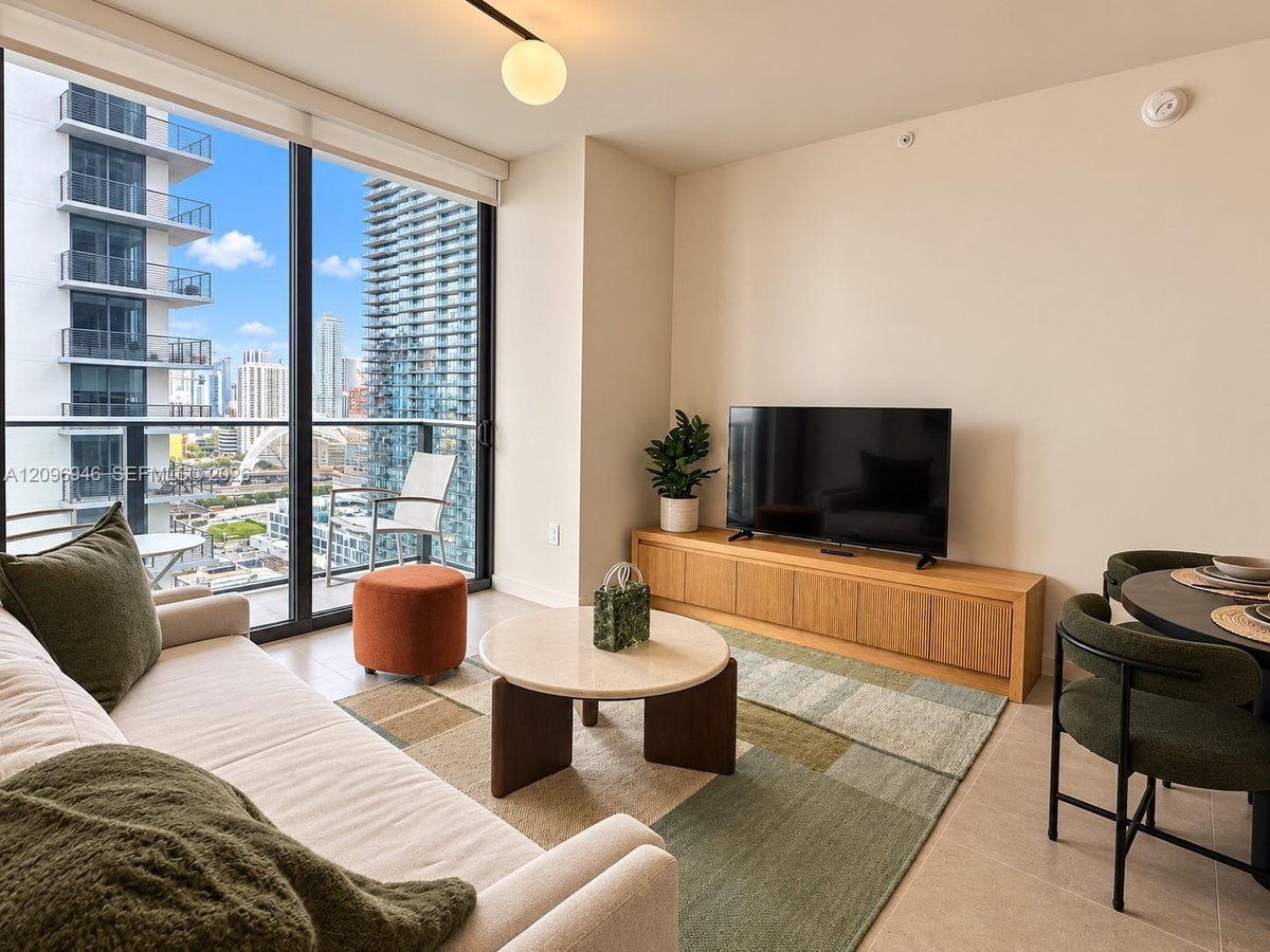 11 NE 6th St # 3211, Miami FL 33132