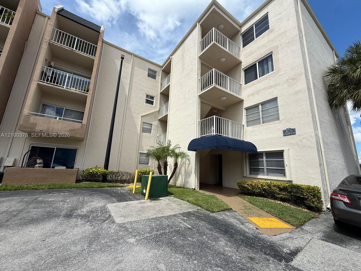 7765 SW 86th St # 402, Miami FL 33143
