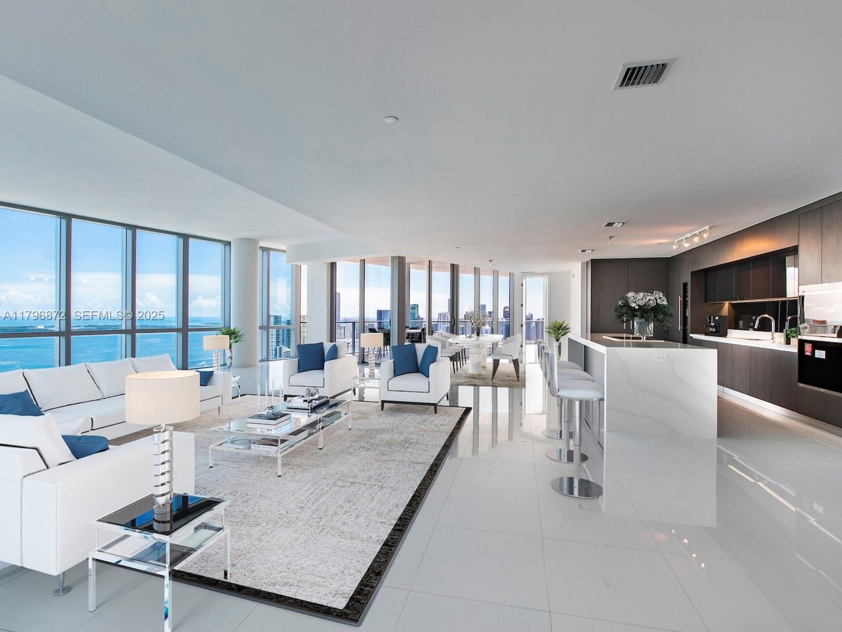 851 NE 1st Ave, Miami FL 33132