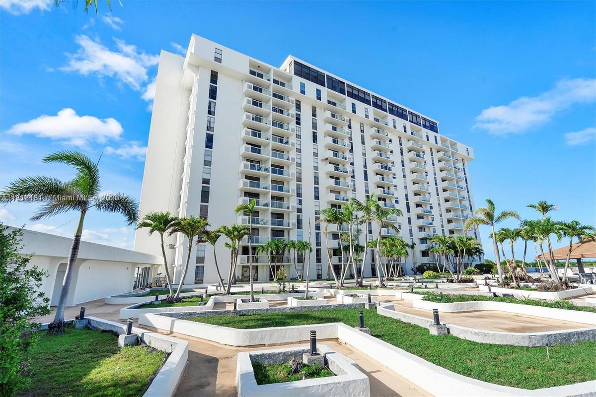 13499 Biscayne Blvd # 602, North Miami FL 33181