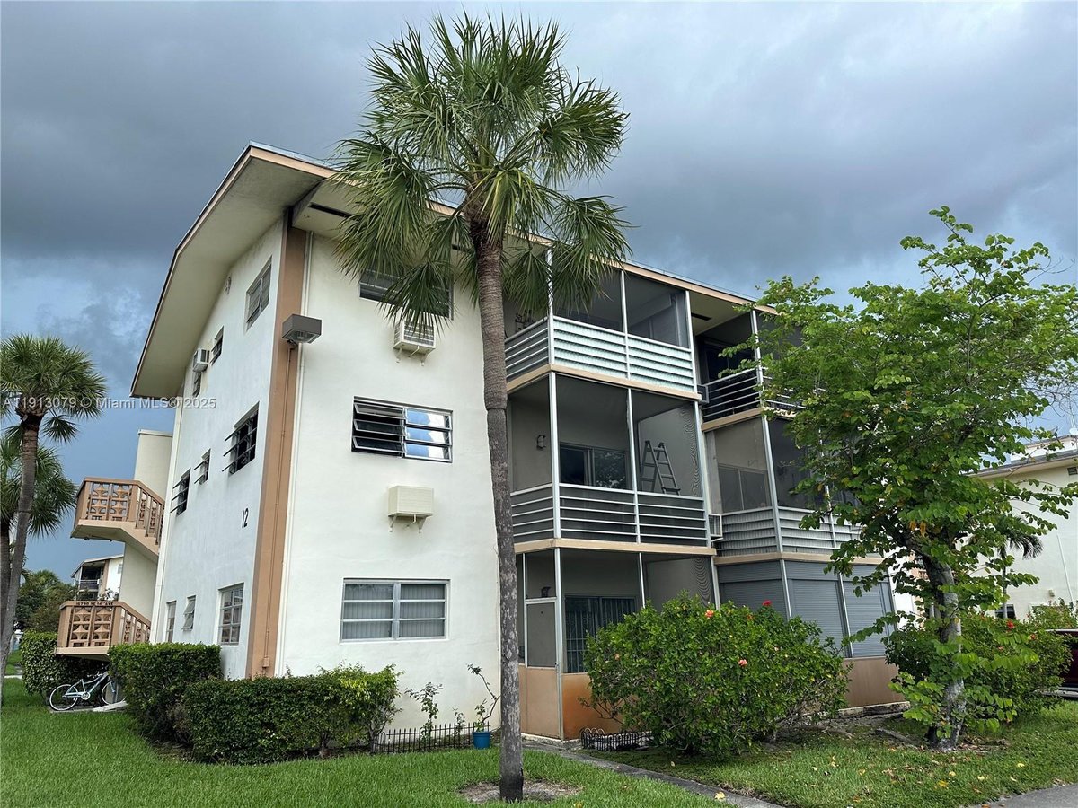 16790 NE 14th Ave # 202, Miami FL 33162