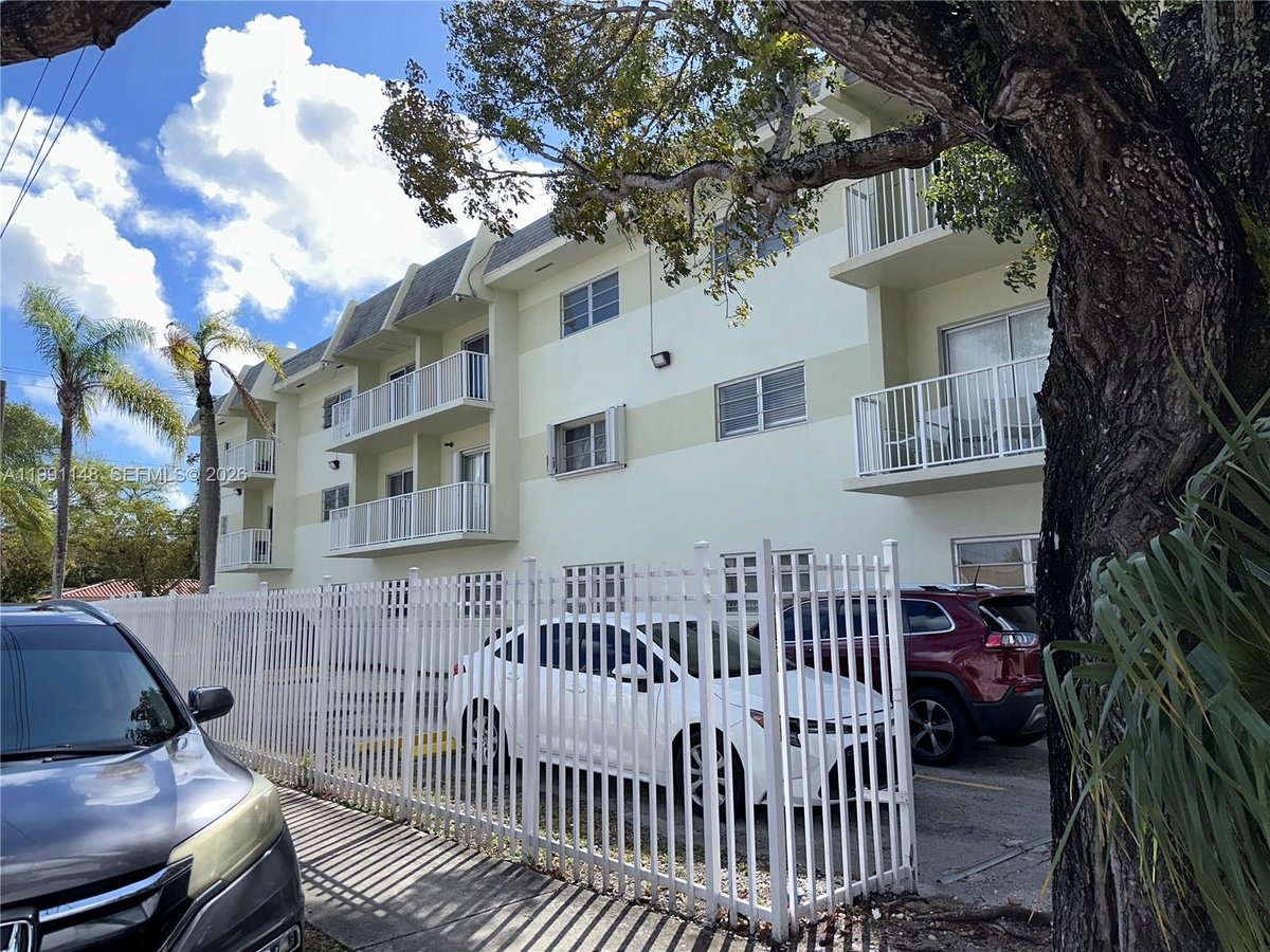 12890 NE 8th Ave # 107, North Miami FL 33161