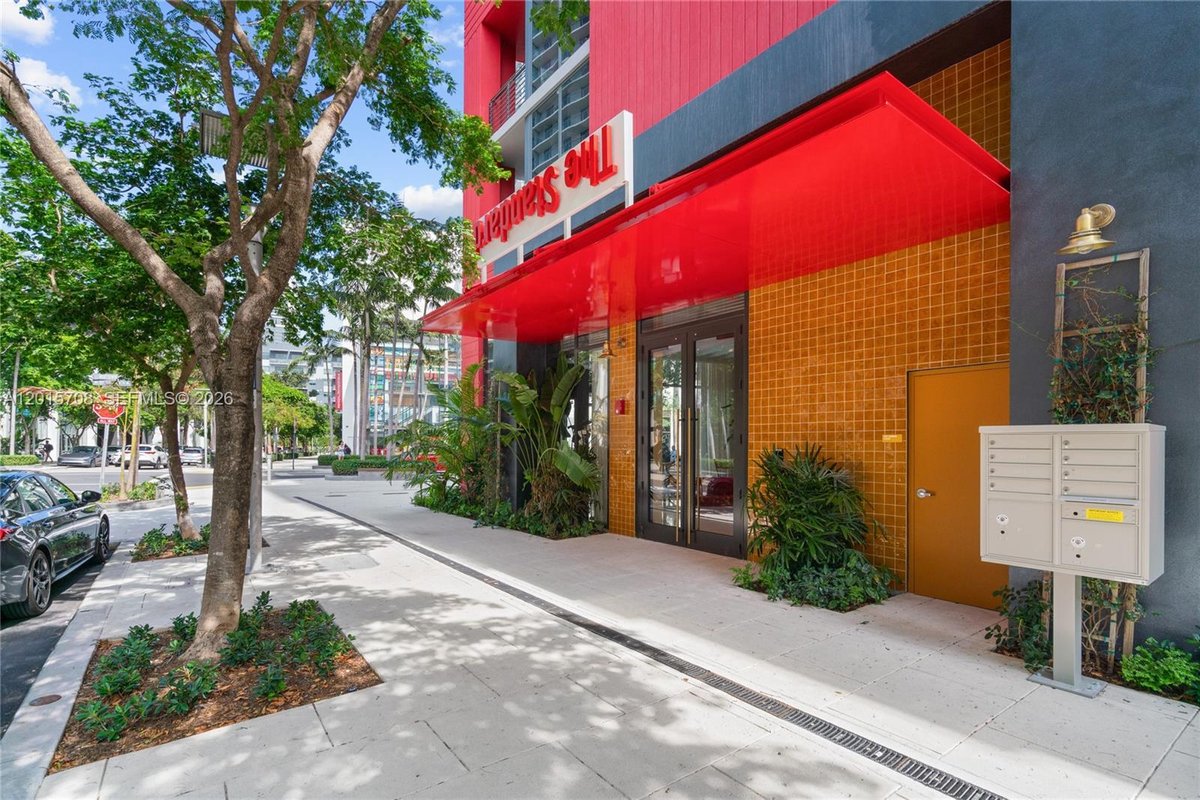 90 NE 32nd # 313, Miami FL 33137