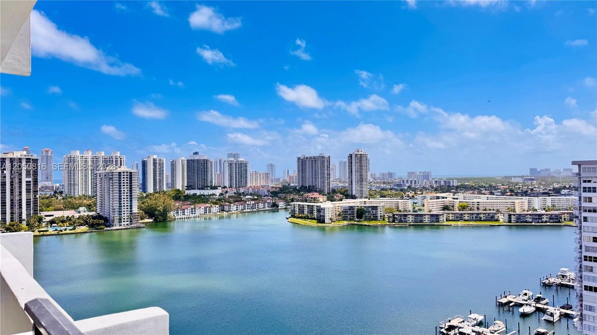 2780 NE 183rd St # 2012, Aventura FL 33160