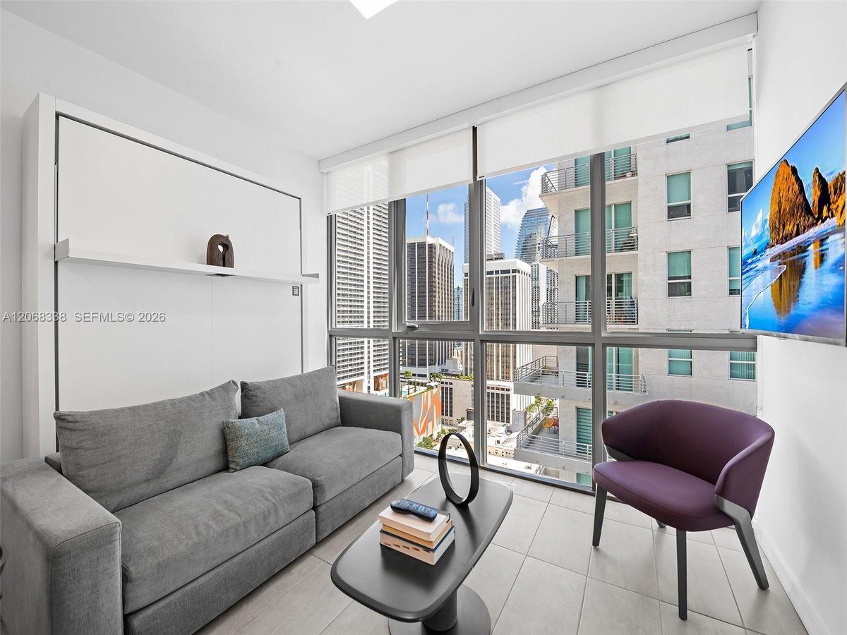 227 NE 2nd St # 2501, Miami FL 33132
