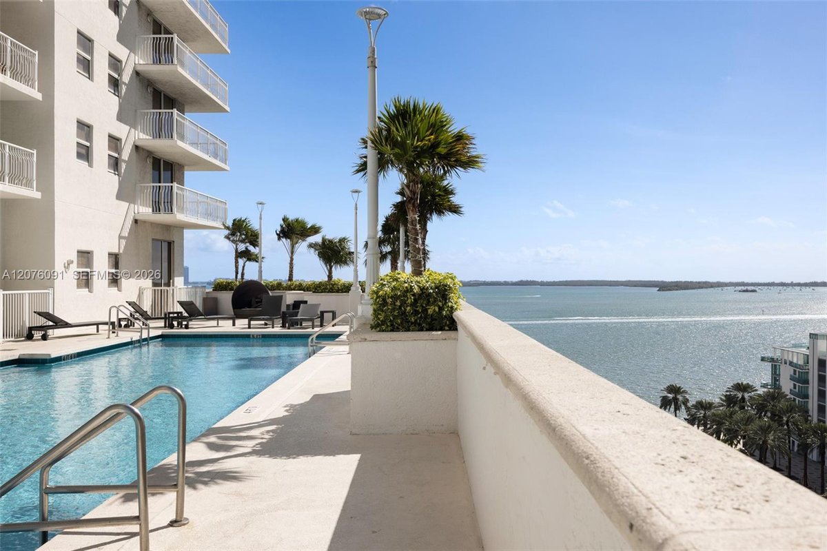 1200 Brickell Bay Dr # 4010, Miami FL 33131